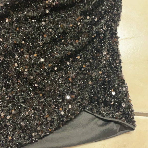 Dress - Picture 4 of 4